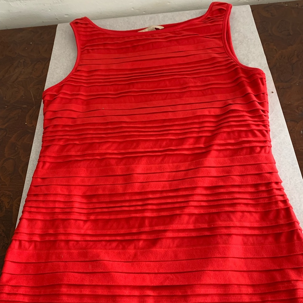 Banana republic stretchy red tank